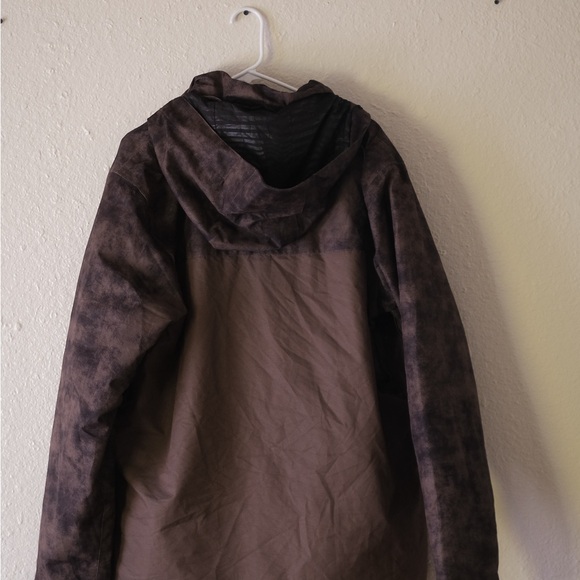 Volcom Men's Two-Tone Performance Jacket - Picture 3 of 4